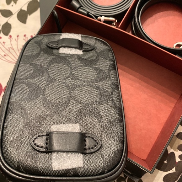 SOLD⛔️Authentic Coach signature convertible Crosby - Picture 4 of 8